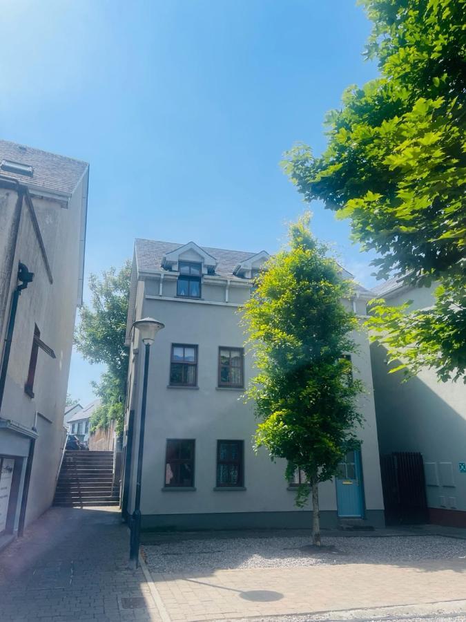 Ballina Town Centre Duplex Apartment Buitenkant foto
